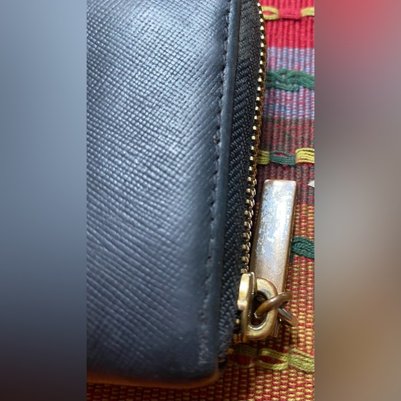 GUC Tory Burch Robinson Zip Continental
Wallet Black - Picture 9 of 14